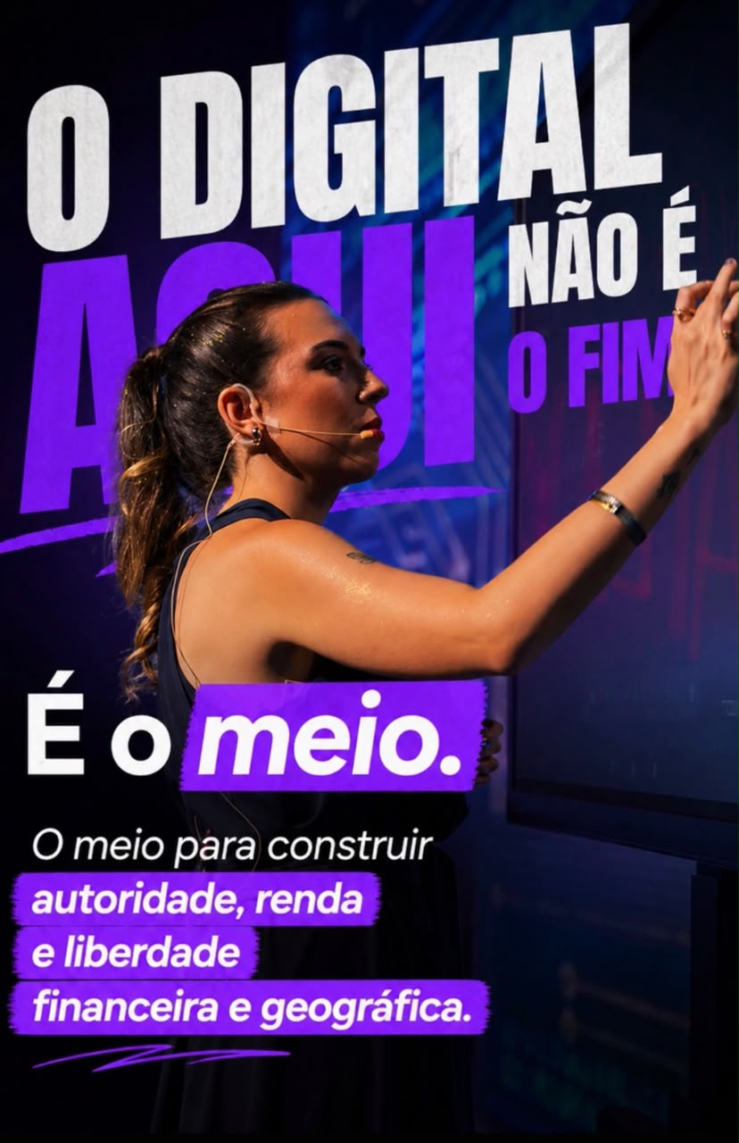 Francine Juste apresentando estratégias digitais em evento