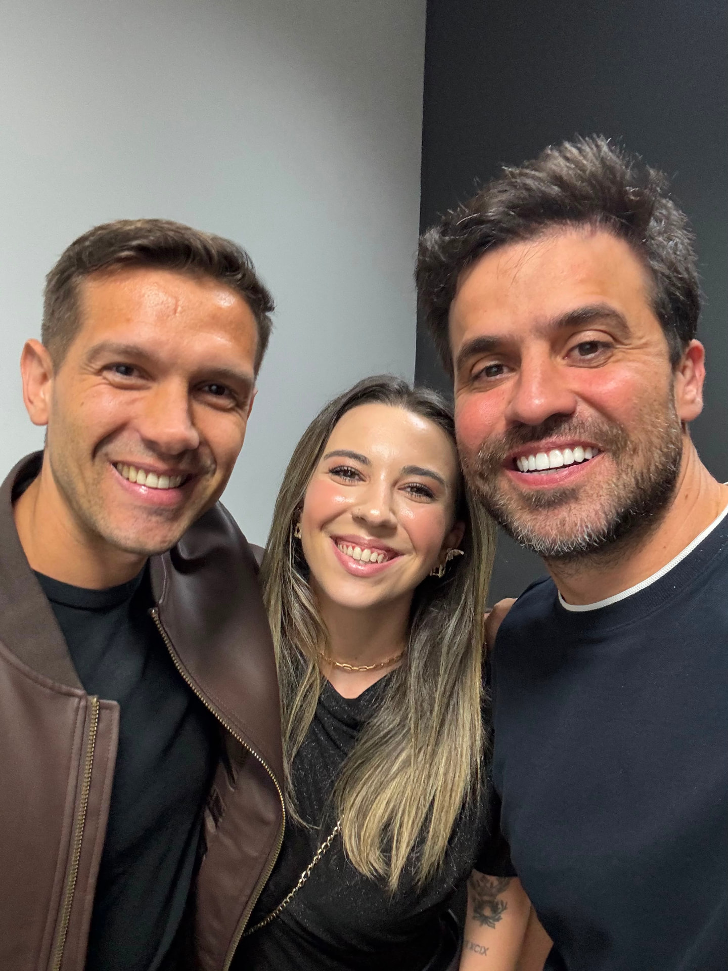 Renan Vargas e Francine Juste com Pablo Marçal nos bastidores